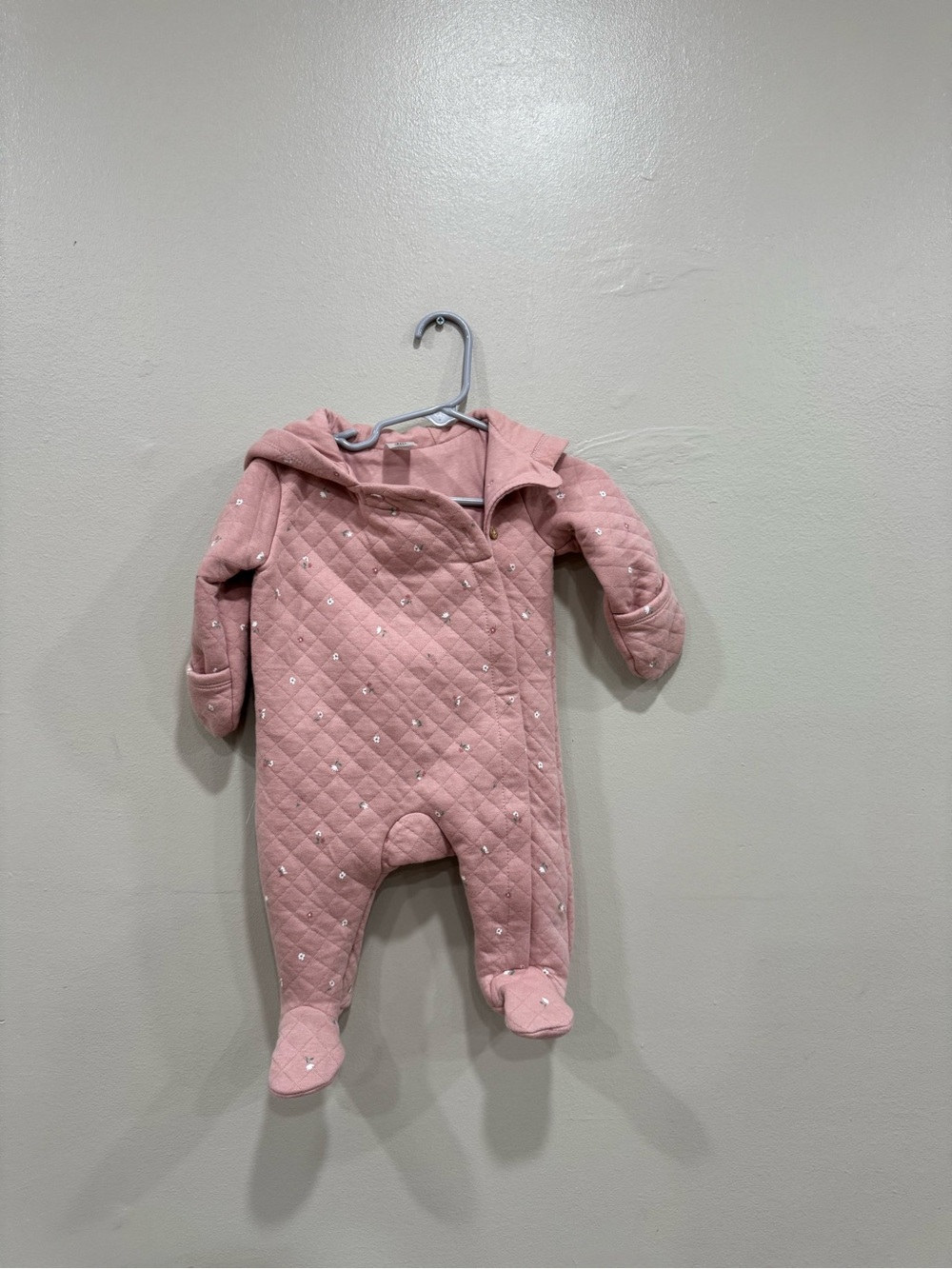 Carter’s winter baby bodysuits size 3month